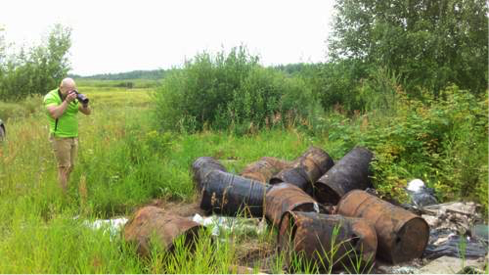 Three illegal pesticide dumps in water protection zone of the Oka river (2006-2008), including DDT and mercury.